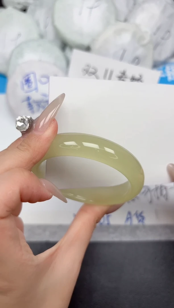 未镶嵌手镯石英质玉230-56