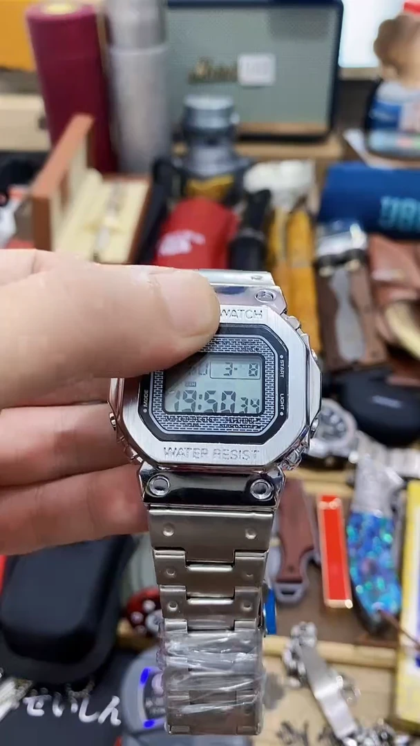 瓷片闪购商品  如图所示