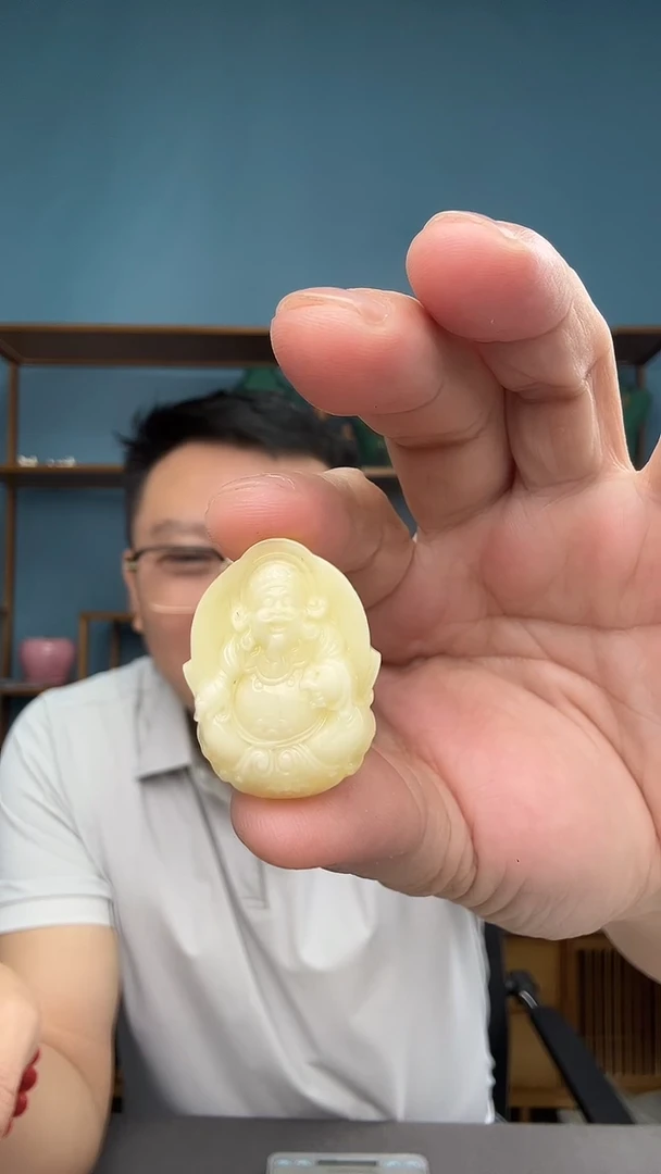 裸石琥珀未镶嵌琦*蜜蜡绑万能扣
