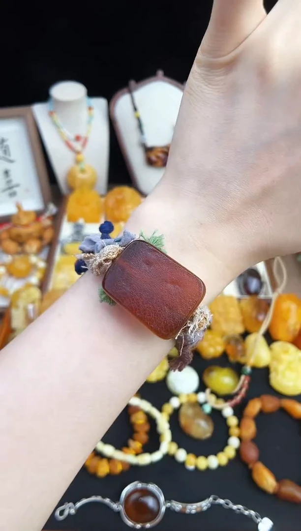 未镶嵌琥珀珠宝奇石柒月