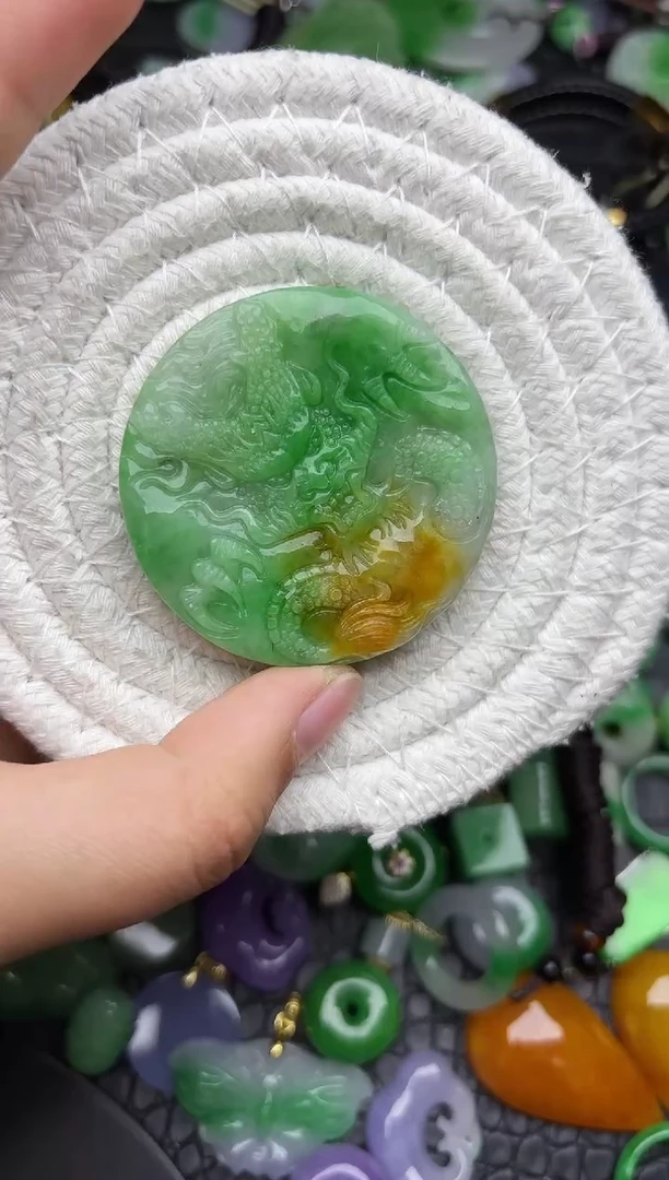 颈饰未镶嵌翡翠缅甸翡翠吊坠