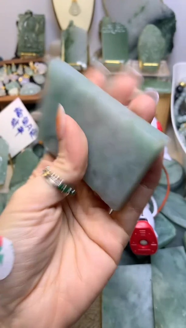 翡翠挂件未镶嵌青****湿 缅甸A货翡翠，没有运费险