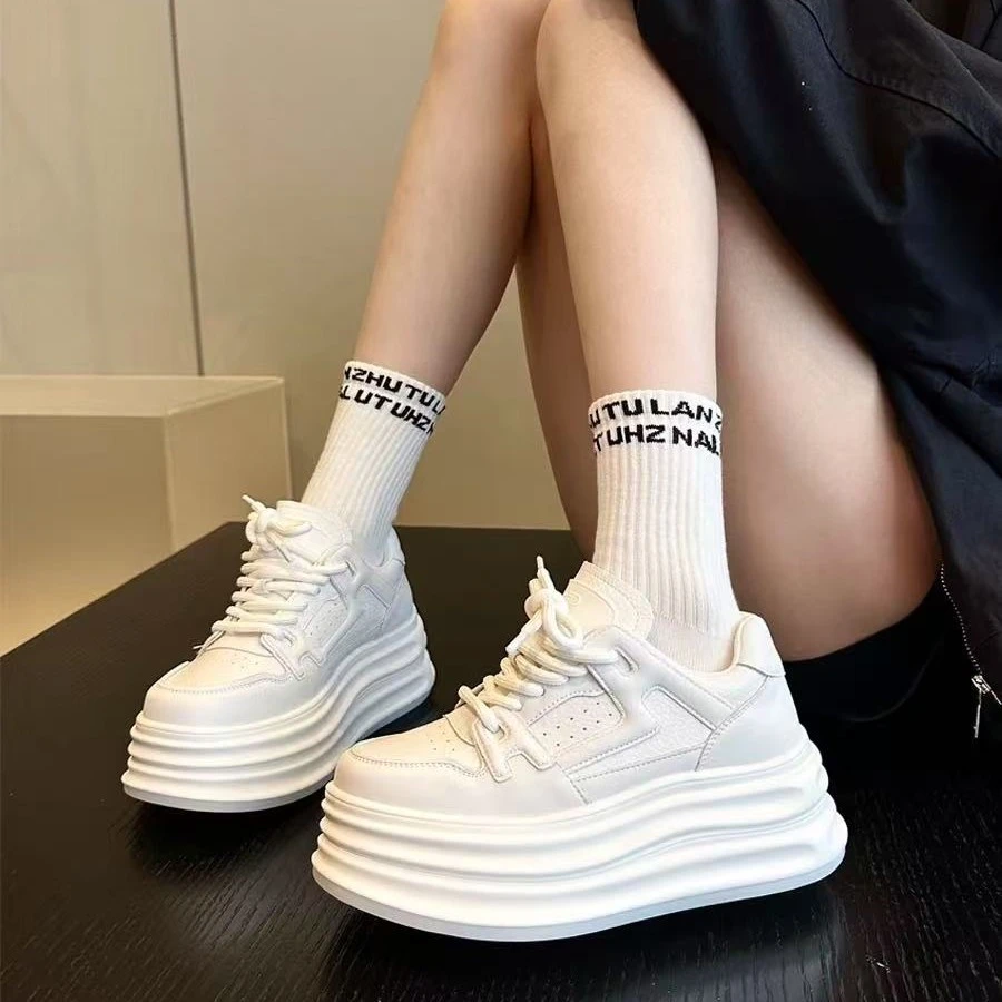 2025新款百搭厚底爱心小白鞋网红时尚爆款休闲板鞋 pjc