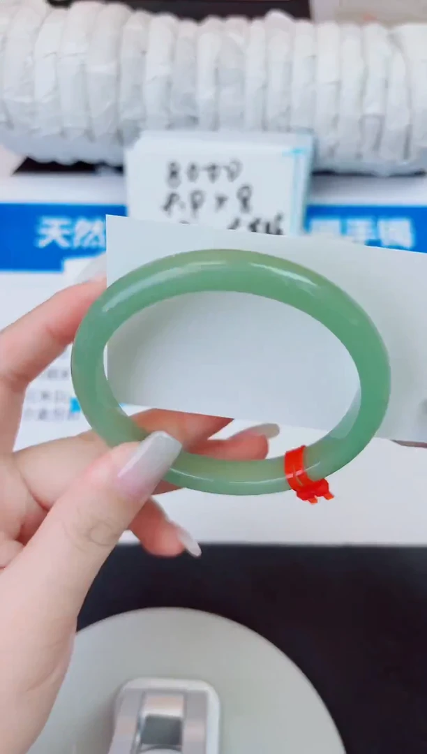 未镶嵌手镯石英质玉184/65