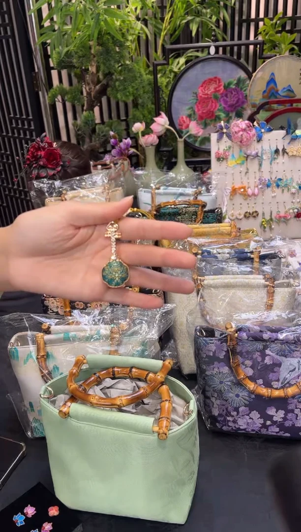 织绣琳**妞非遗苏绣手工饰品