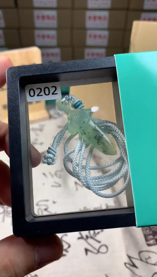 合金蛇纹石玉颈饰岫玉吊坠 天然岫玉 男女同款 带绳 无盒