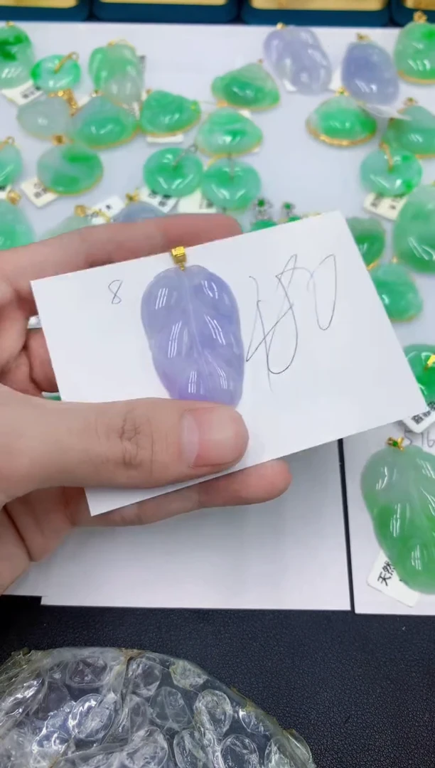 颈饰18K金镶嵌翡翠1111111