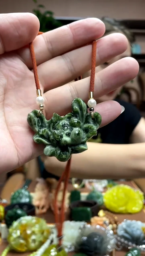 未镶嵌岫玉吊坠·