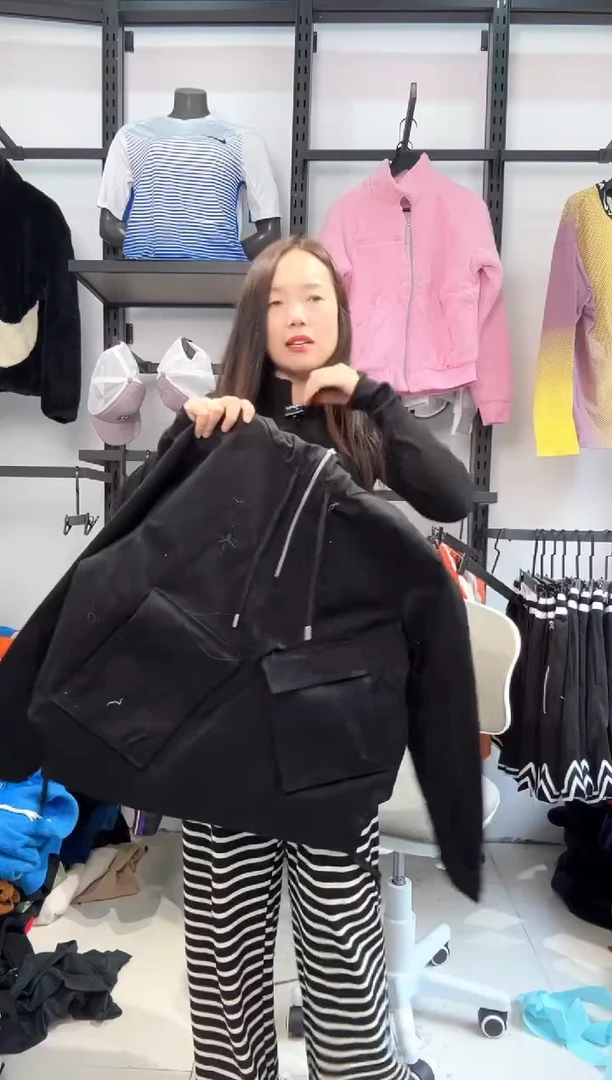 2231 编码  瑕疵直播间过款为准 尺码160 S