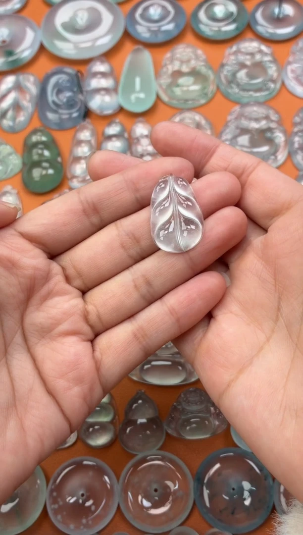 吊坠(不含链)未镶嵌翡翠11 叶子 26.7 17.7 4.5