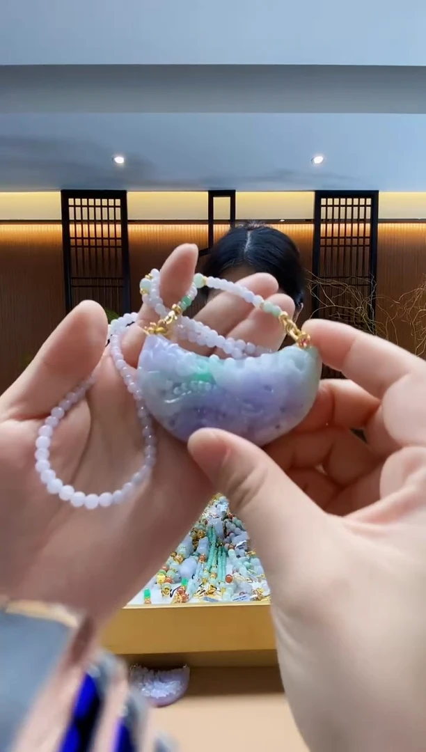 颈饰未镶嵌翡翠吊坠
