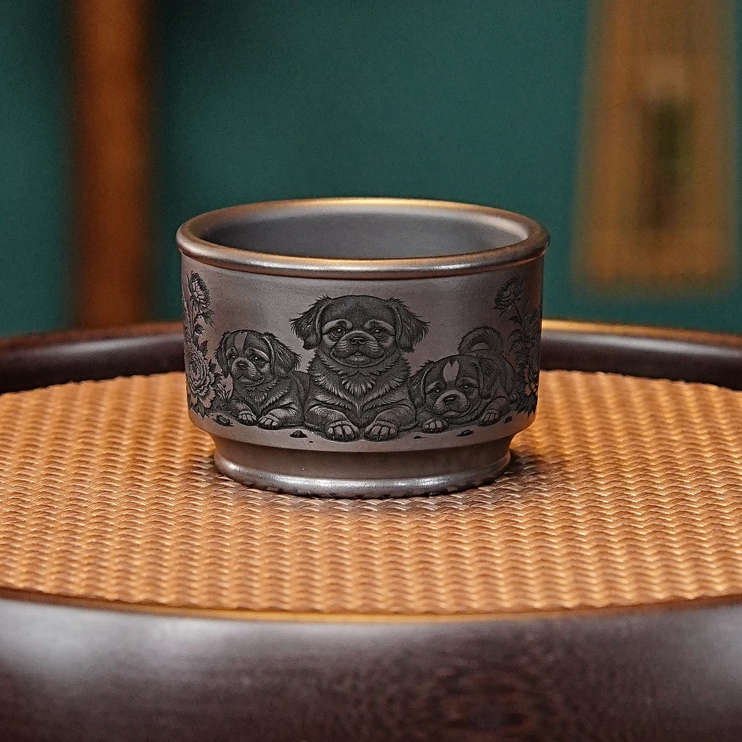 【狗】宜兴全手工紫砂茶具原矿石黄泥料刻绘小狗主人杯品茗杯茶杯