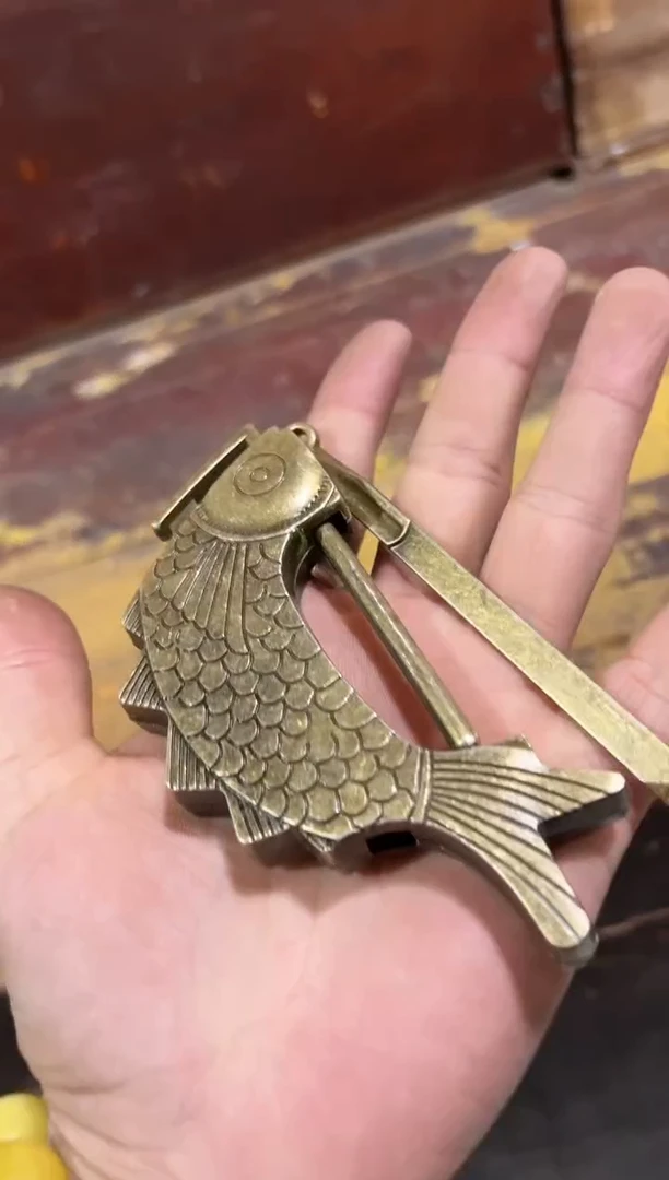 金属锁头一把带钥匙摆件