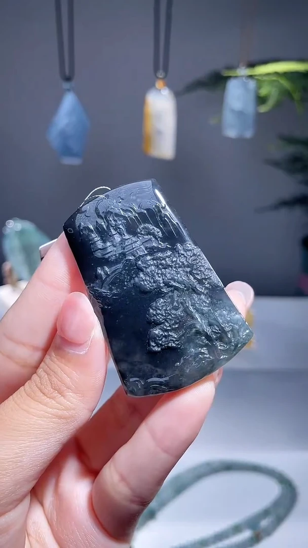 颈饰未镶嵌翡翠山水