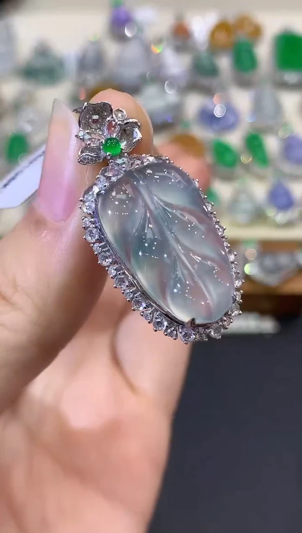 吊坠(不含链)18K金镶嵌翡翠B190