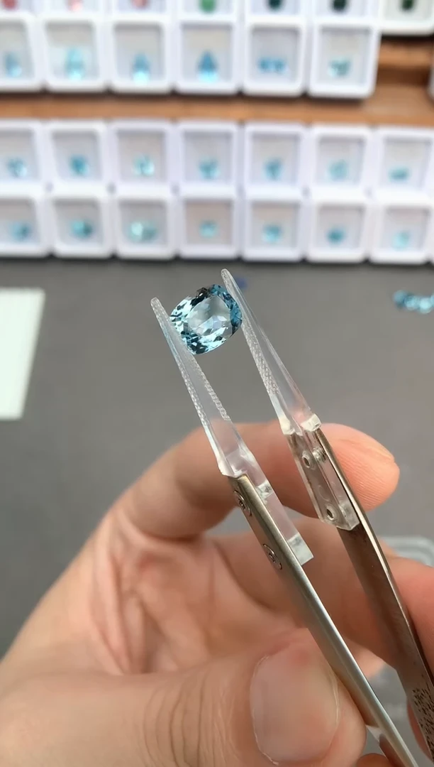 未镶嵌裸石定制海蓝宝石2.55ct 圣马 03048