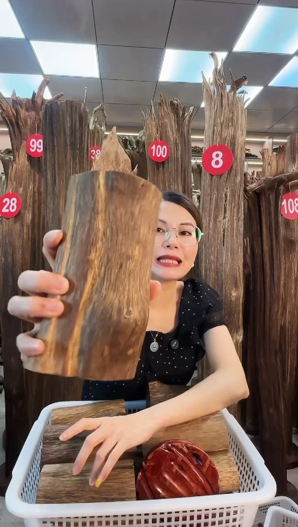 沉香碎屑沉香沉香原料摆件工艺品100元以上带底座