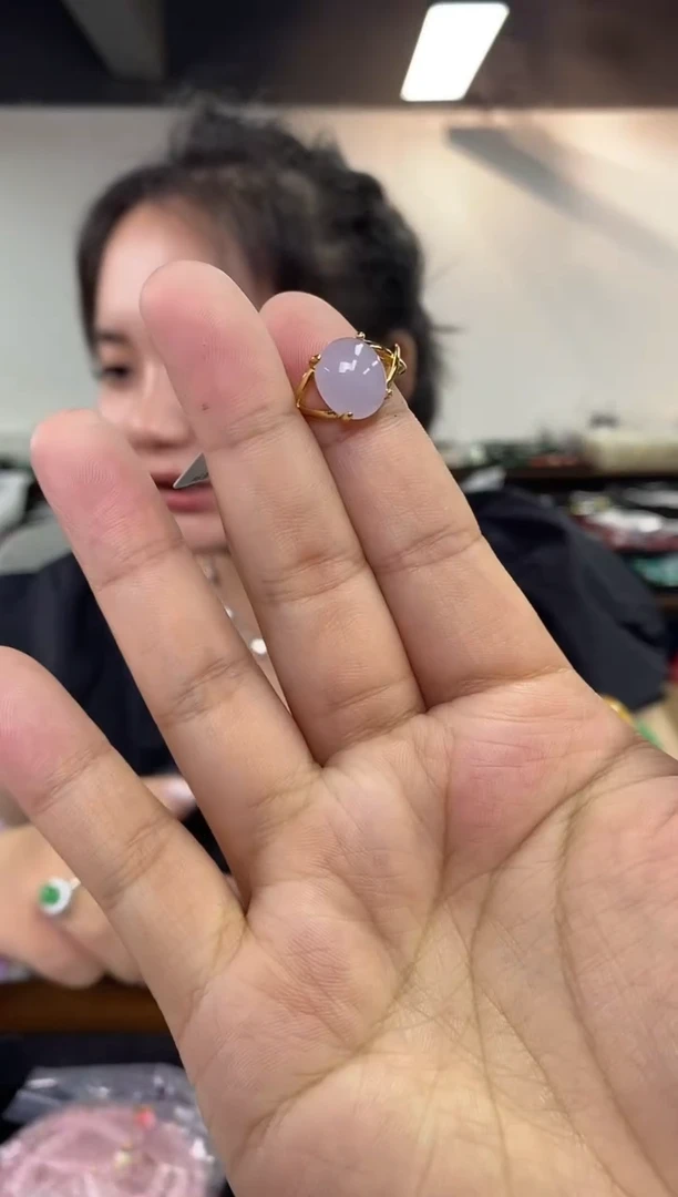 翡翠戒指未镶嵌多样性发其一颜色微差