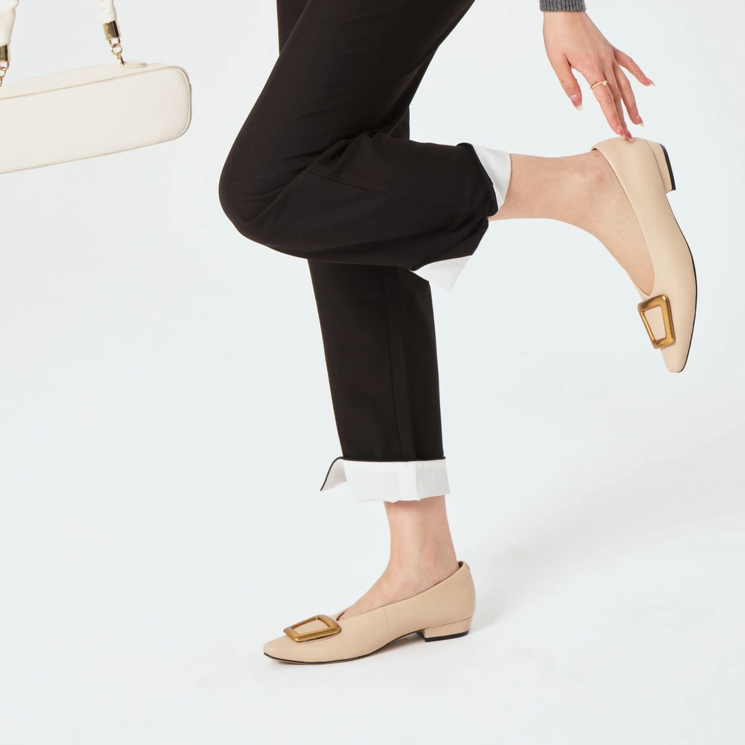 【小水专属】德芙琳赫本方头奶奶鞋2025欧若风平底尖头单鞋KD7013