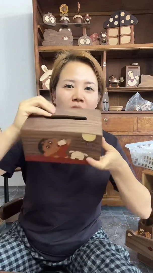 蜡笔小新纸巾盒