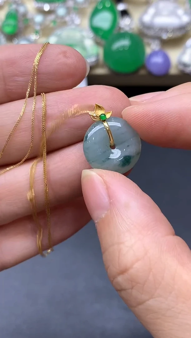 颈饰18K金镶嵌翡翠86-中国好珍宝