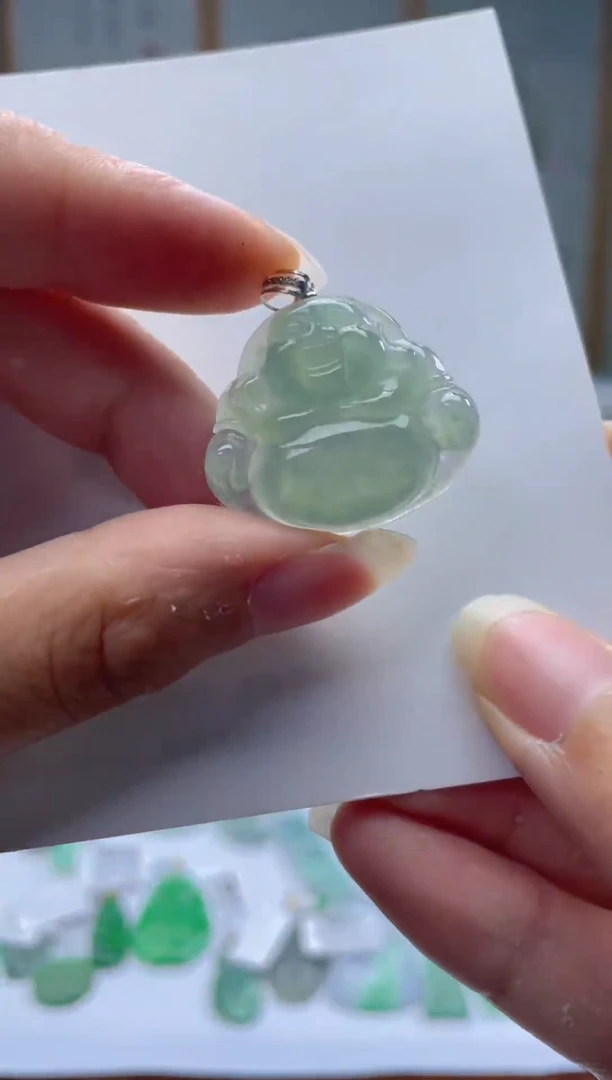 翡翠18K金镶嵌颈饰天然缅甸A货翡翠