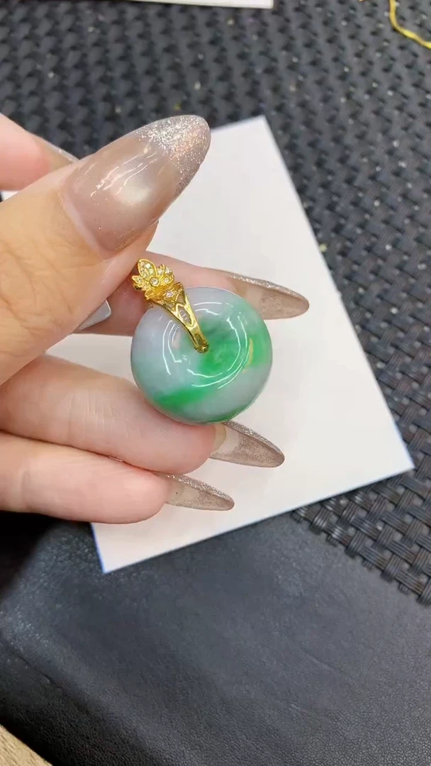 颈饰未镶嵌翡翠1
