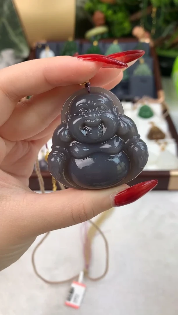 颈饰未镶嵌和田玉吊坠