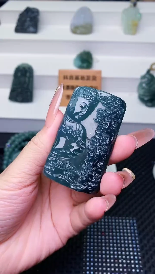 颈饰未镶嵌翡翠