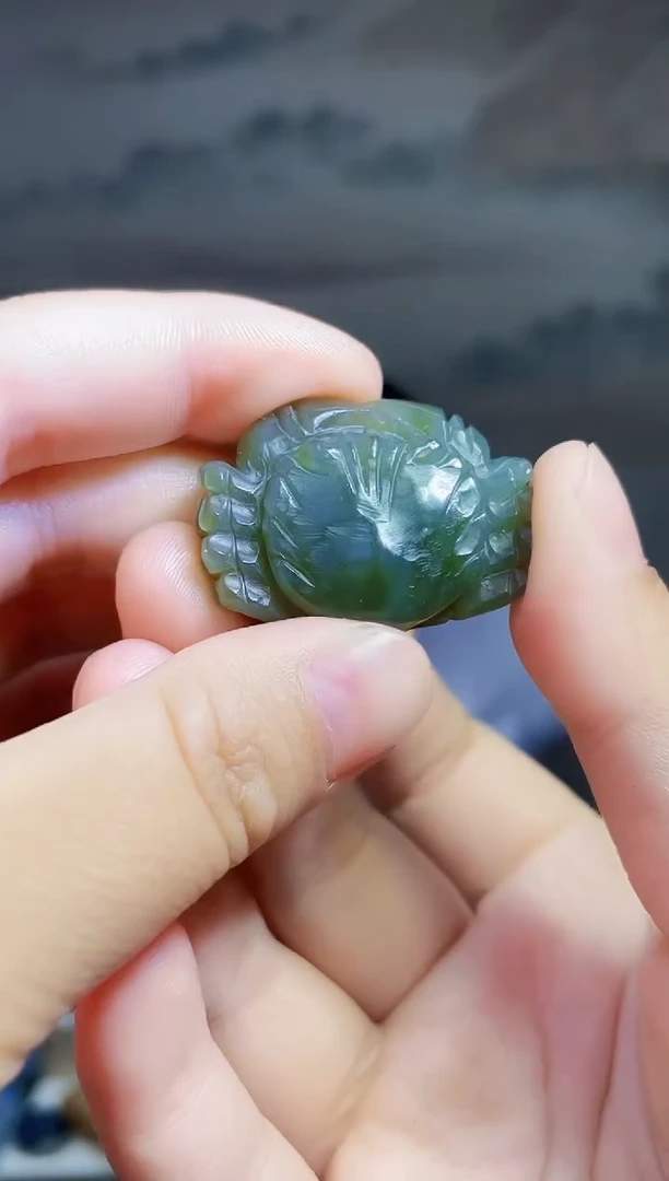 和田玉未镶嵌颈饰1