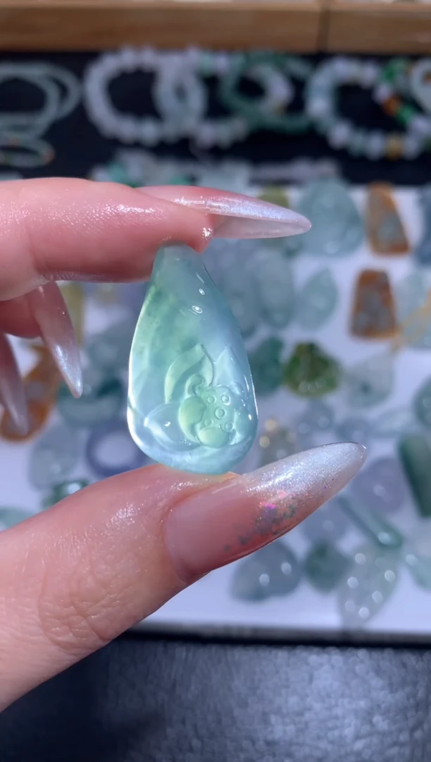 未镶嵌定制翡翠莲花