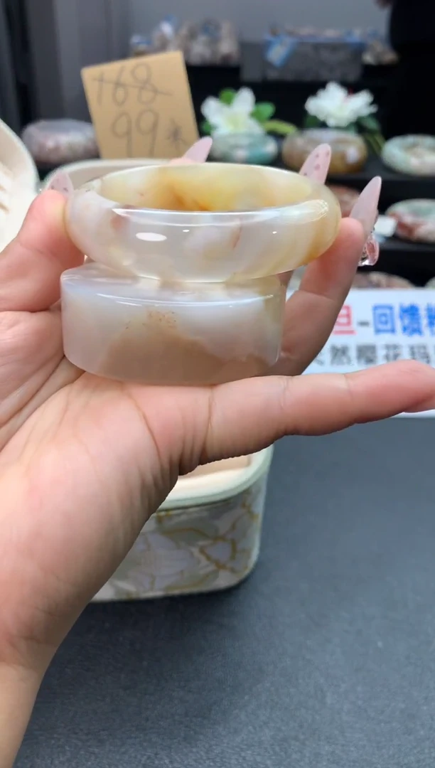 未镶嵌手镯石英质玉（56-57圈口）赠送镯心 无证书