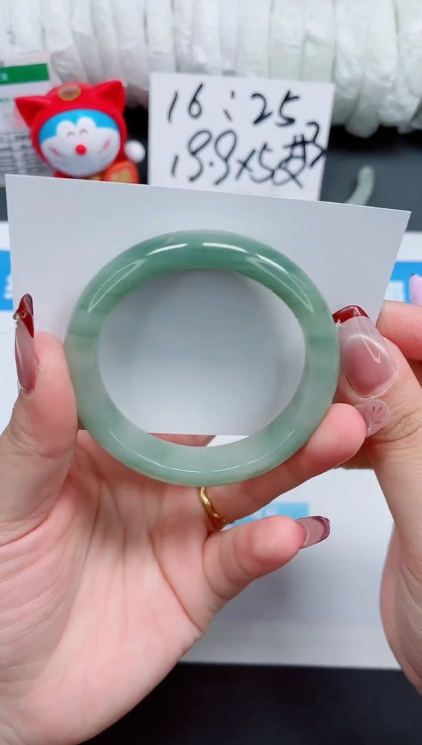 【闪购商品】石英质玉手镯未镶嵌85