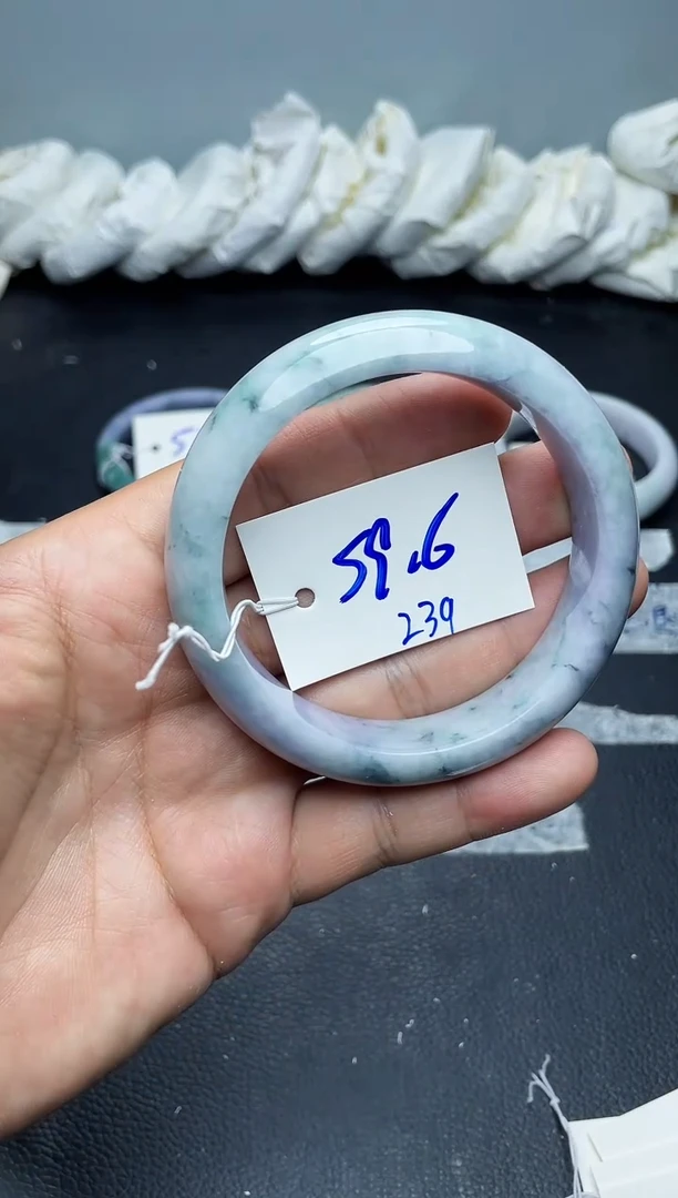 未镶嵌手镯翡翠239