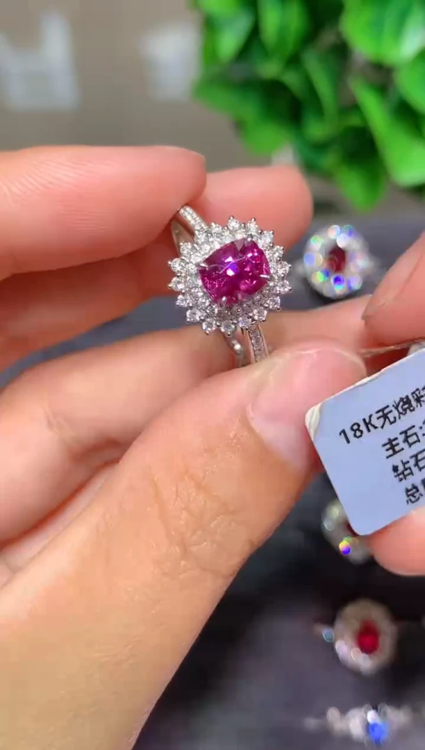 戒指彩色蓝宝石18K金镶嵌1.34ctct 无烧紫蓝宝