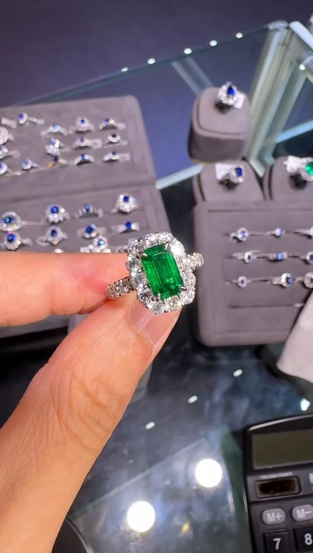 18K金镶嵌戒指祖母绿【闪购】1.58ct/展会同步价