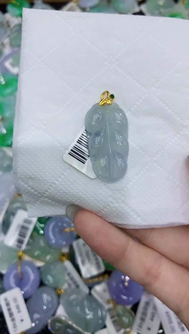 翡翠18K金镶嵌颈饰111111111111