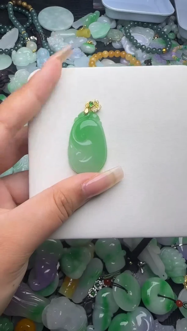 翡翠未镶嵌颈饰天然缅甸翡翠吊坠