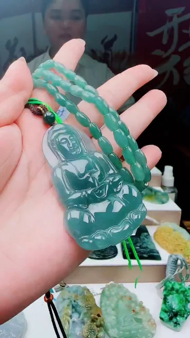 颈饰未镶嵌翡翠多样性发其一79472     大观音  +珠链