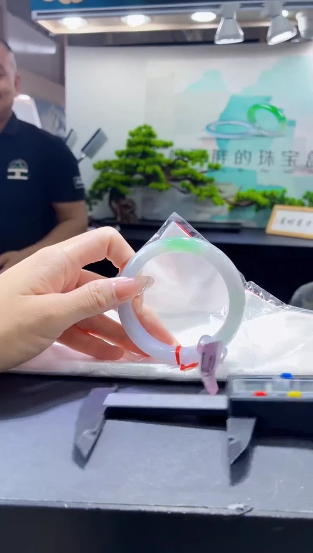 未镶嵌手镯翡翠7