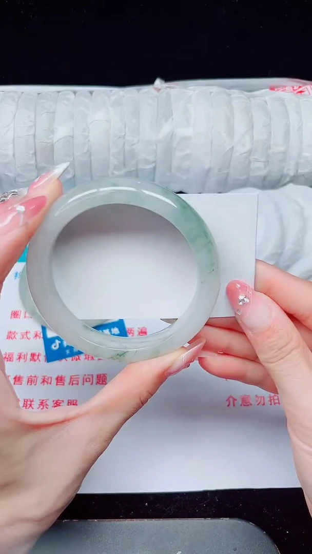 未镶嵌手镯石英质玉180-60/61