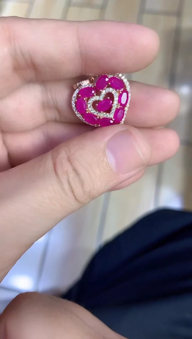 【闪购商品】红宝石颈饰银S925镶嵌.........