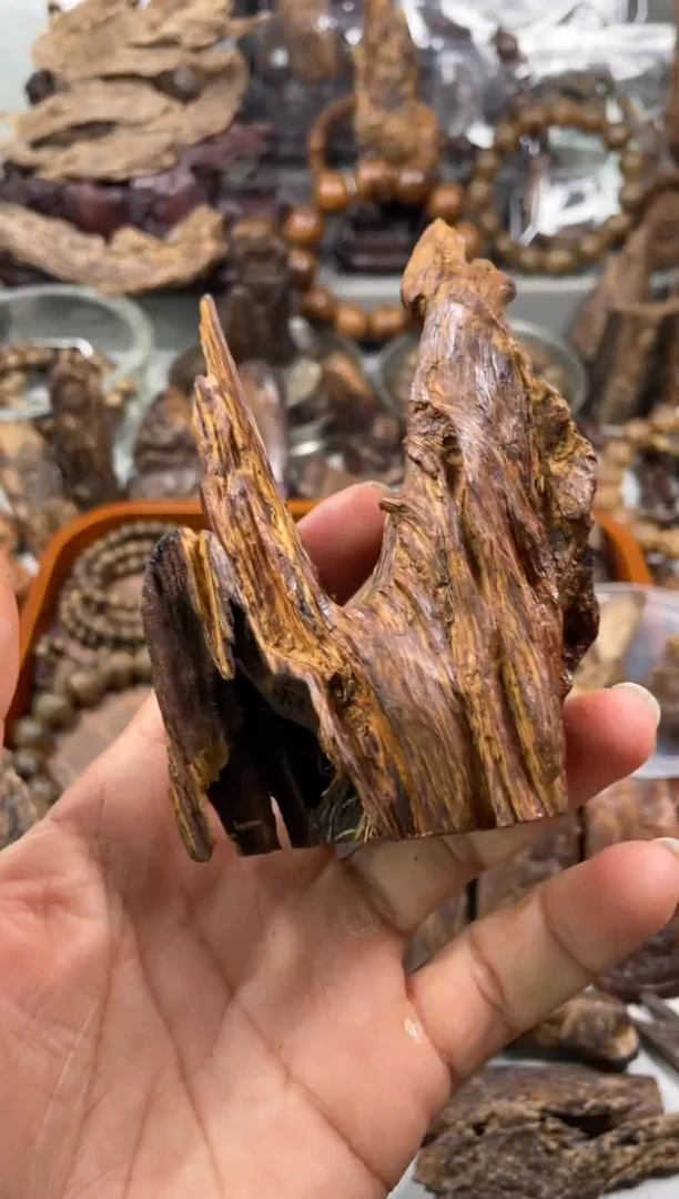 沉香沉香碎屑簡*达拉干  沉香