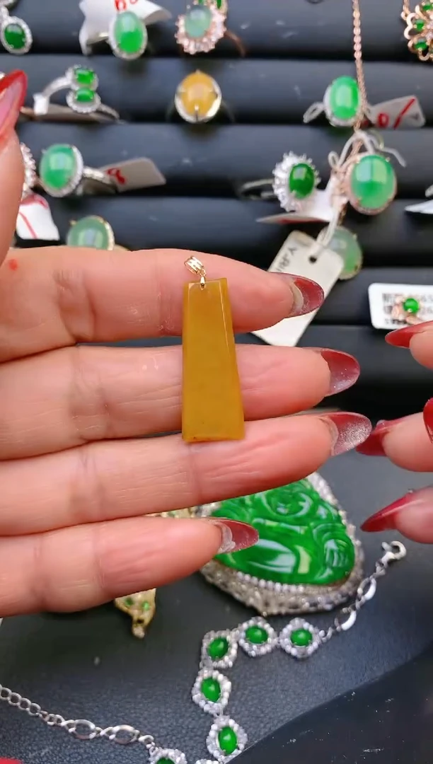 【闪购商品】翡翠戒指18K金镶嵌天然A货翡翠1