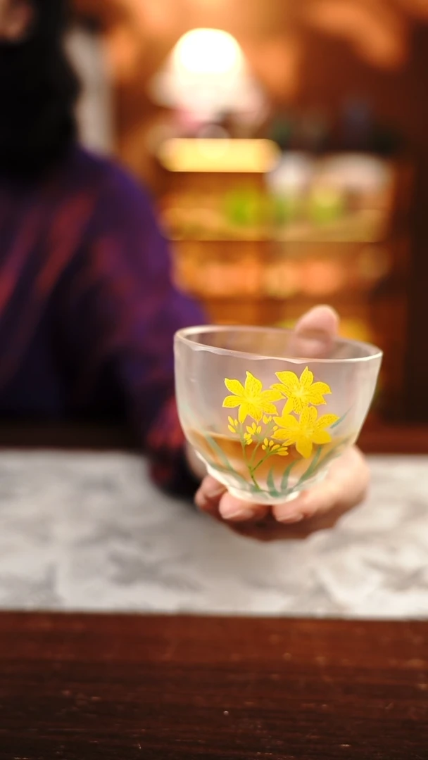 闪购手绘茶杯黄色兰花
