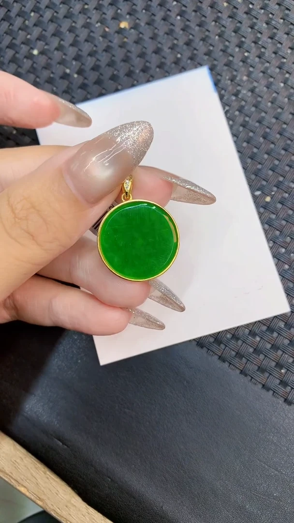 颈饰未镶嵌翡翠1