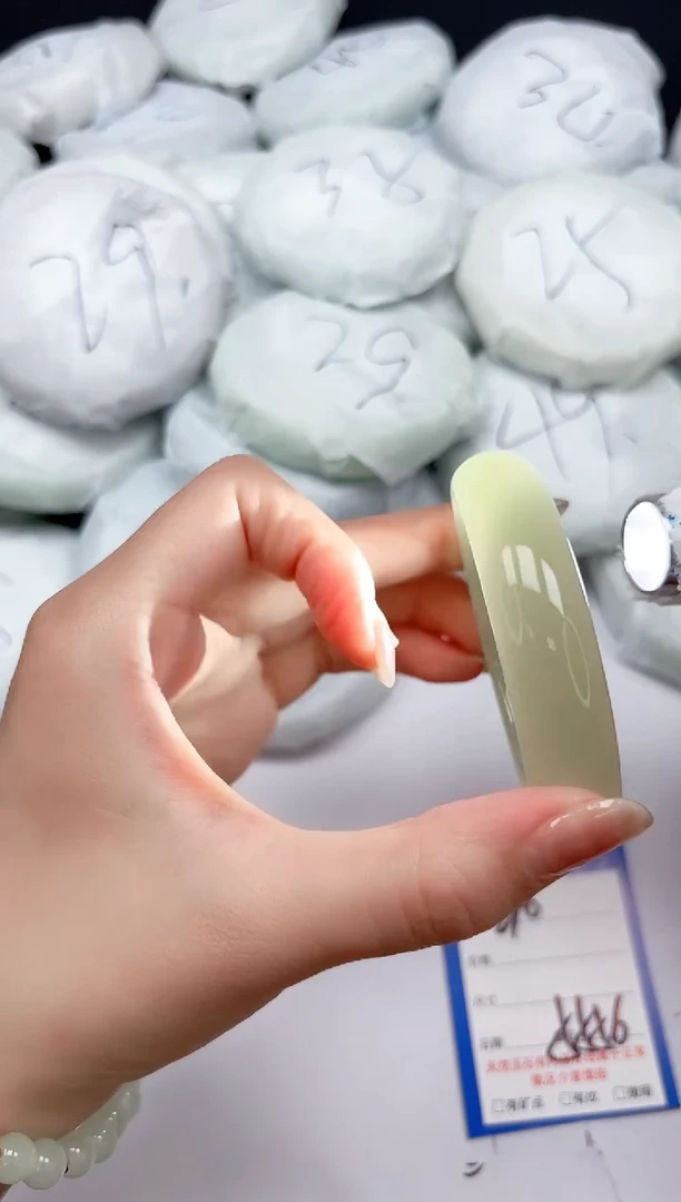 未镶嵌手镯石英质玉276/5556