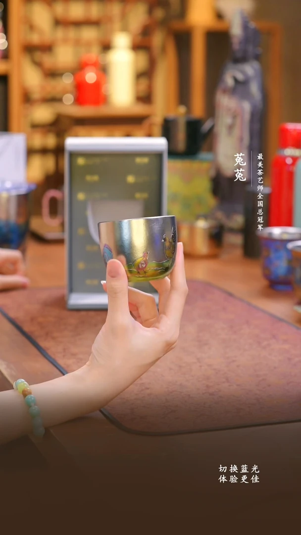 纯钛奥伯顿彩钛手工錾刻鸡缸杯