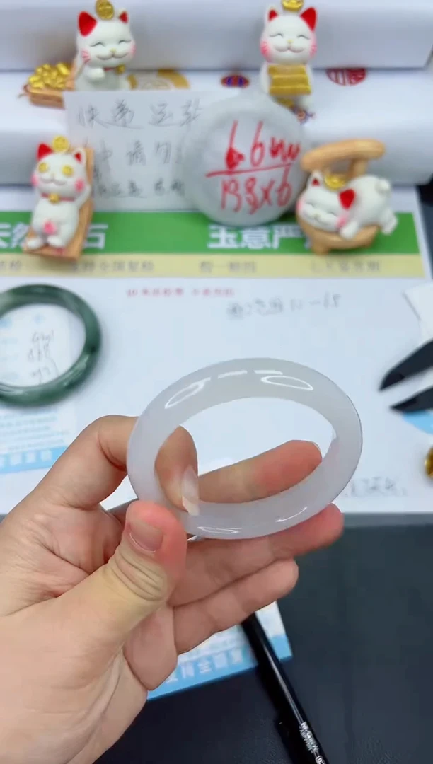 【闪购商品】石英质玉手镯未镶嵌432-54.4