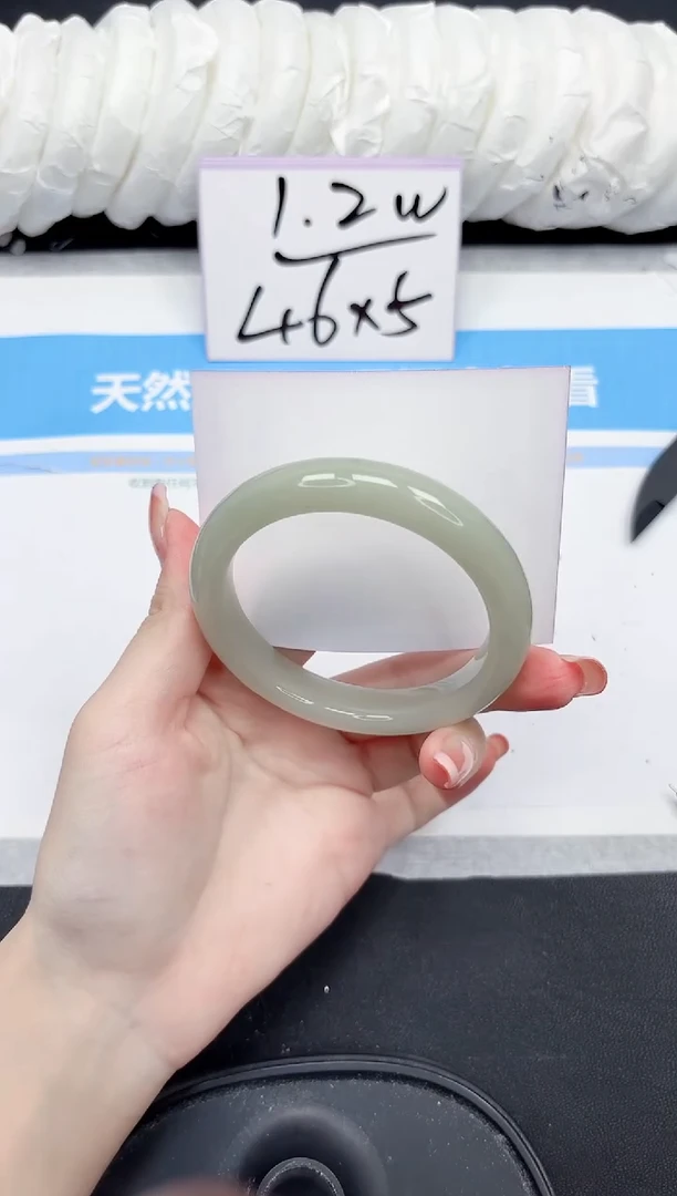未镶嵌手镯石英质玉305-56